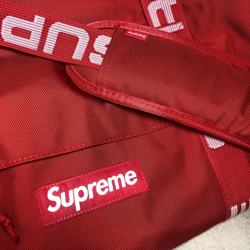 SOLD! Auth Supreme 2018 Duffle NWT